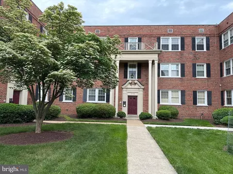 2108 38th St SE #101, Washington, DC 20020