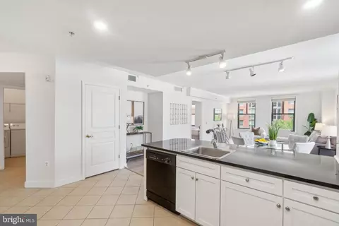 Kitchen - 616 E Nw NW #514, Washington, DC 20004 photo 2 of 4