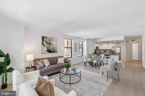 Living - 616 E Nw NW #514, Washington, DC 20004 photo 4 of 5
