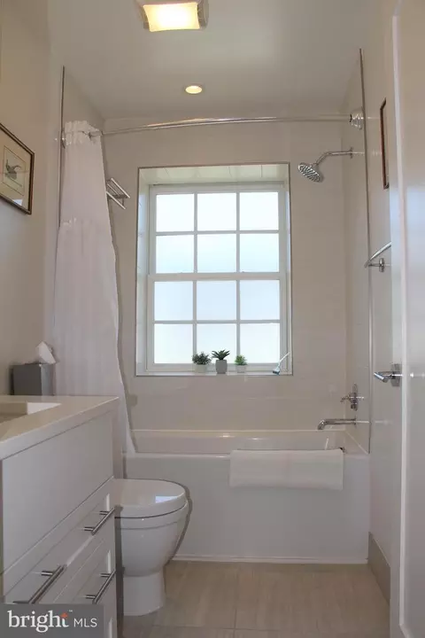 611 D St SE #4E, Washington, DC 20003 photo 41