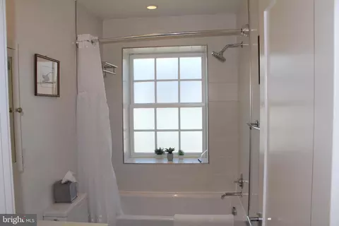 611 D St SE #4E, Washington, DC 20003 photo 42