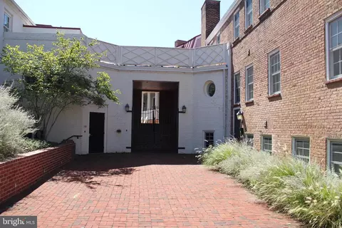611 D St SE #4E, Washington, DC 20003 photo 2