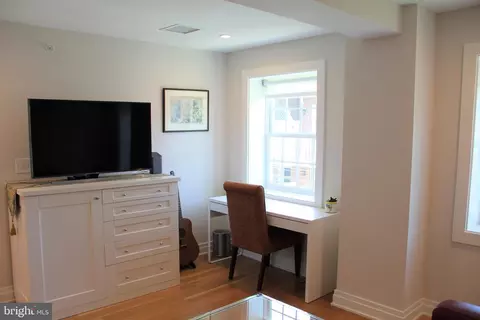 611 D St SE #4E, Washington, DC 20003 photo 37