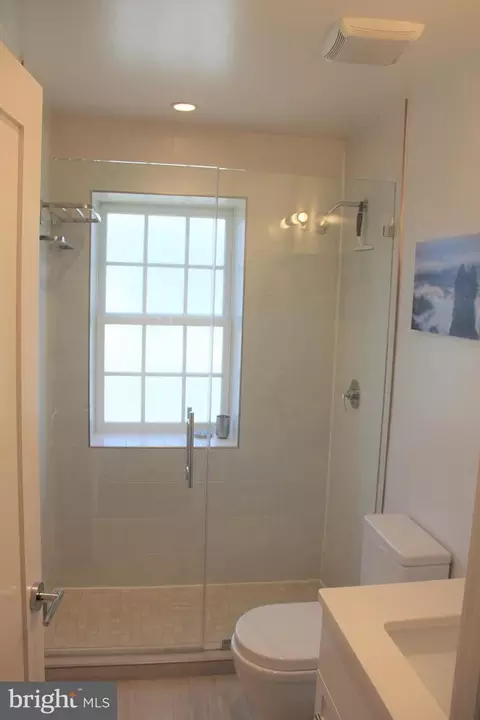 611 D St SE #4E, Washington, DC 20003 photo 53