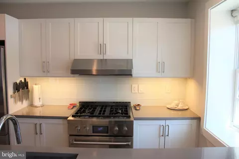 611 D St SE #4E, Washington, DC 20003 photo 11