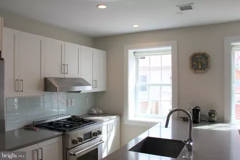 611 D St SE #4E, Washington, DC 20003 photo 16