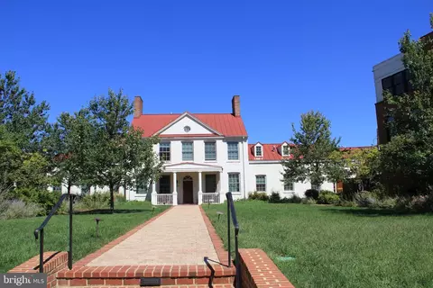 611 D St SE #4E, Washington, DC 20003