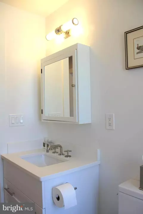 611 D St SE #4E, Washington, DC 20003 photo 40
