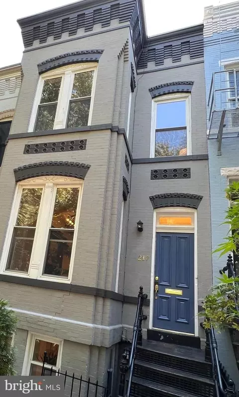 217 5th St SE, Washington, DC 20003