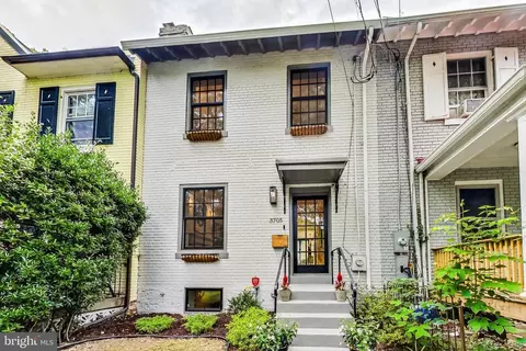 3705 35th St NW, Washington, DC 20016