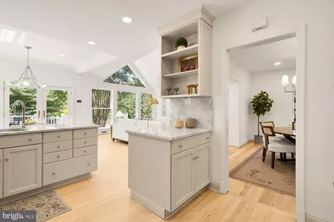 Entry Way - 3536 Appleton St NW, Washington, DC 20008 photo 3 of 6