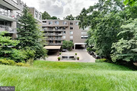 4100 Cathedral Ave NW #819, Washington, DC 20016