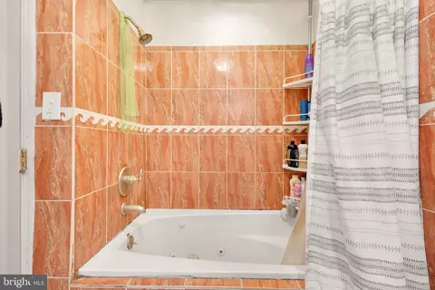 Bath - 730 15th St SE, Washington, DC 20003 photo 2 of 2