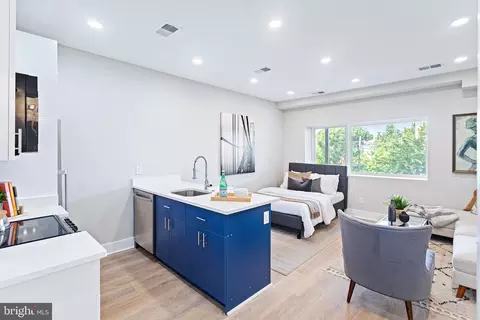 820 18th St NE #202, Washington, DC 20002