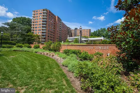 4201 Cathedral Ave NW #609W, Washington, DC 20016