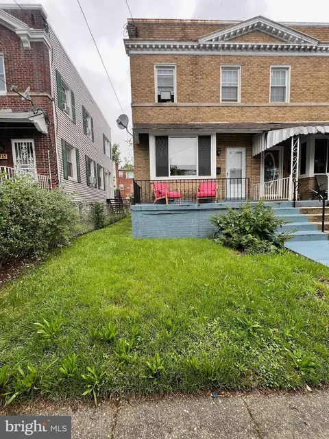 713 Tuckerman NW, Washington, DC 20012