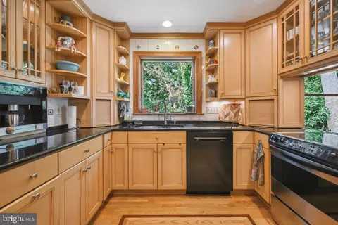 2808 29th Pl NW, Washington, DC 20008 photo 12