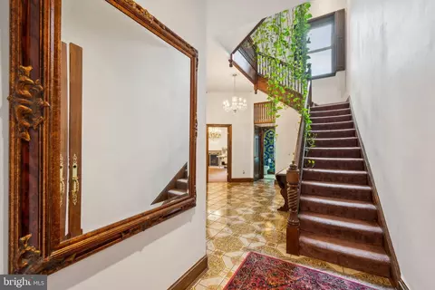 2034 O St NW, Washington, DC 20036