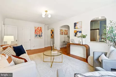 3925 Davis Pl NW #202, Washington, DC 20007