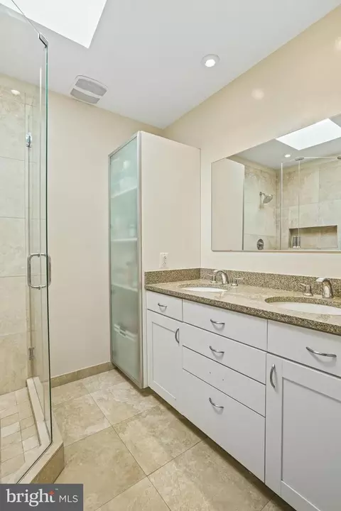 Bath - 1217 E Street St NE, Washington, DC 20002 photo 3 of 7