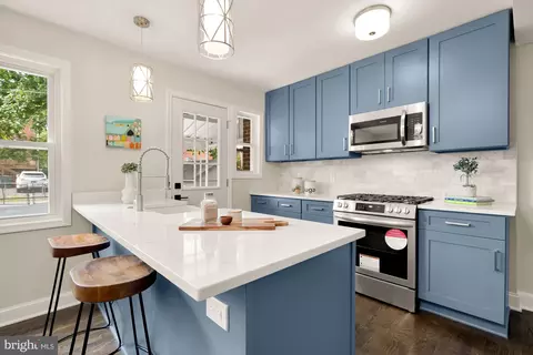 Kitchen - 1925 S Se SE, Washington, DC 20020 photo 1 of 2