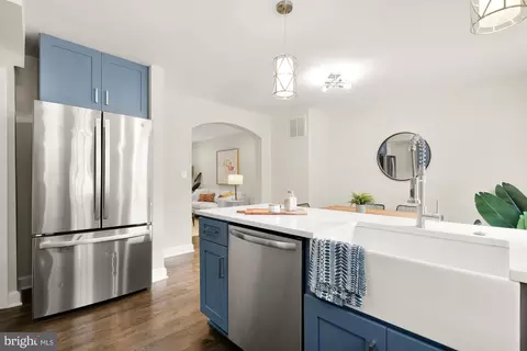Kitchen - 1925 S Se SE, Washington, DC 20020 photo 2 of 2