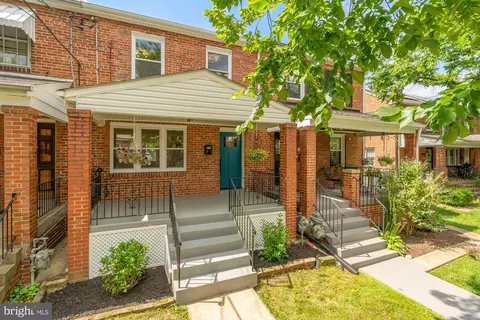 Exterior - 1925 S Se SE, Washington, DC 20020 photo 1 of 4