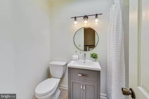 24 16th St SE, Washington, DC 20003 photo 16