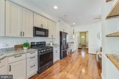 24 16th St SE, Washington, DC 20003 photo 7