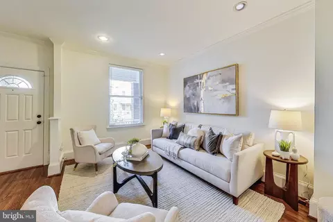 24 16th St SE, Washington, DC 20003 photo 3