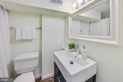 24 16th St SE, Washington, DC 20003 photo 20
