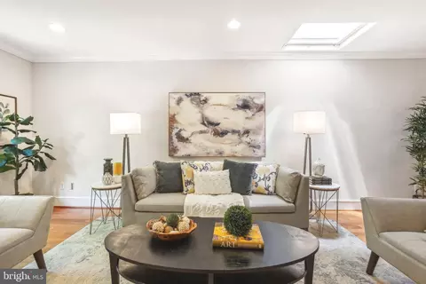 708 5th St SE, Washington, DC 20003 photo 4