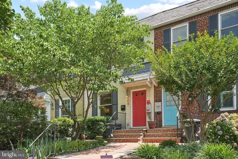 708 5th St SE, Washington, DC 20003