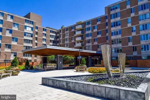 2939 Van Ness St NW #922, Washington, DC 20008