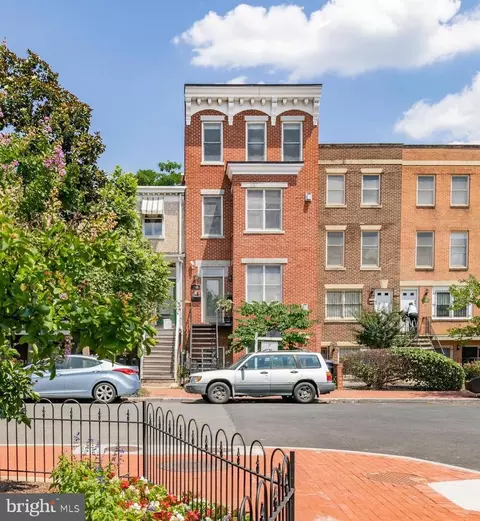 748 7th St SE #C, Washington, DC 20003 photo 1
