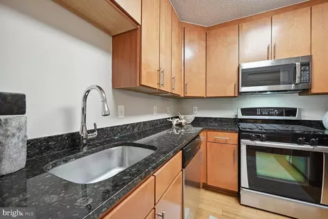 915 E Street St NW #903, Washington, DC 20004 photo 9