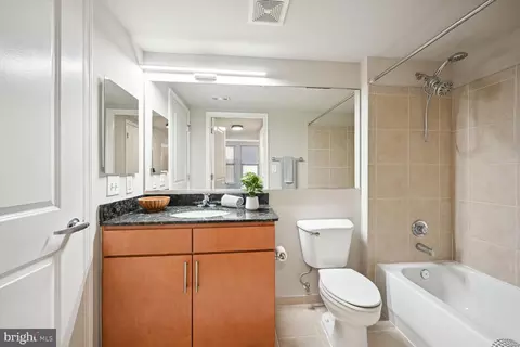 915 E Street St NW #903, Washington, DC 20004 photo 14