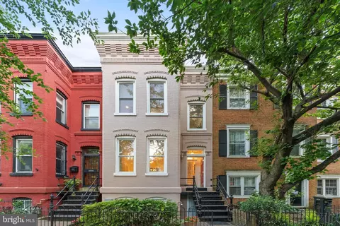 821 C St SE, Washington, DC 20003