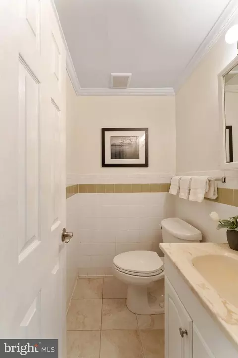 Bath - 821 C St SE, Washington, DC 20003 photo 1 of 6