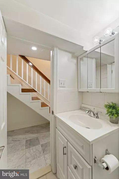 Bath - 821 C St SE, Washington, DC 20003 photo 6 of 6