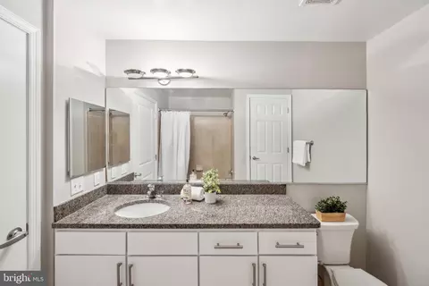 Bath - 915 E Street St NW #1215, Washington, DC 20004 photo 2 of 2