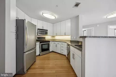 Kitchen - 915 E Street St NW #1215, Washington, DC 20004 photo 2 of 3