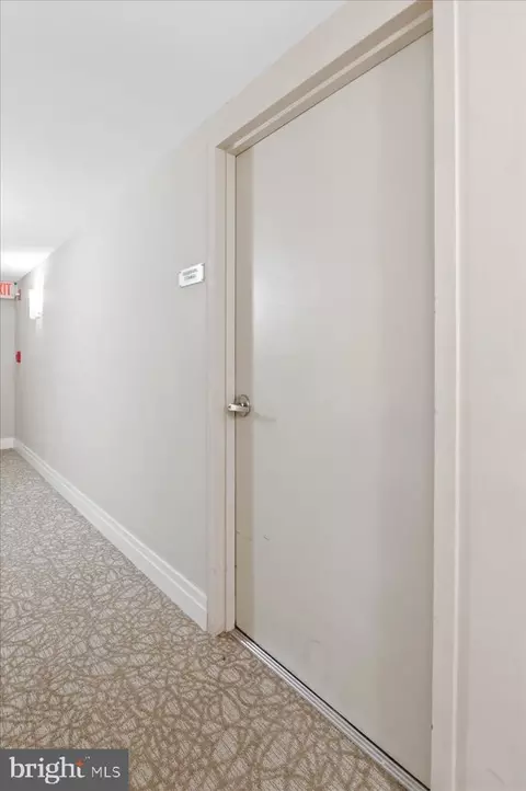 Entry Way - 915 E Street St NW #1215, Washington, DC 20004 photo 4 of 4
