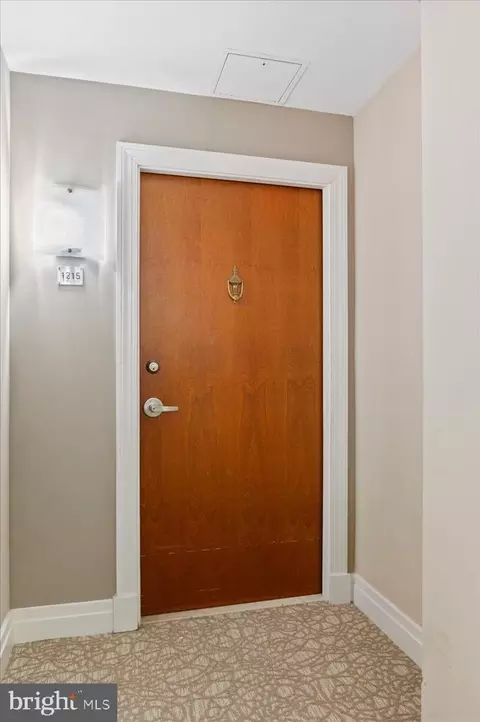 Entry Way - 915 E Street St NW #1215, Washington, DC 20004 photo 3 of 4
