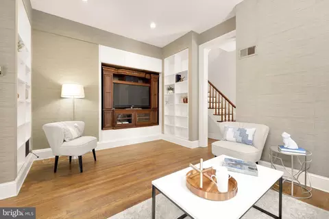 Living - 222 11th St NE, Washington, DC 20002 photo 6 of 8