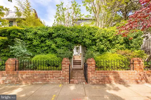 Exterior - 222 11th St NE, Washington, DC 20002 photo 2 of 12