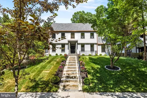 3637 49th St NW, Washington, DC 20016