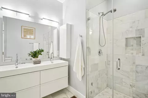 608 G St NE, Washington, DC 20002 photo 16