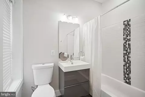 608 G St NE, Washington, DC 20002 photo 29