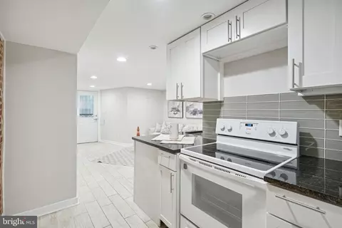 608 G St NE, Washington, DC 20002 photo 25